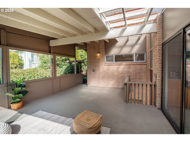 495 W 27th Ave, Eugene, OR 97405