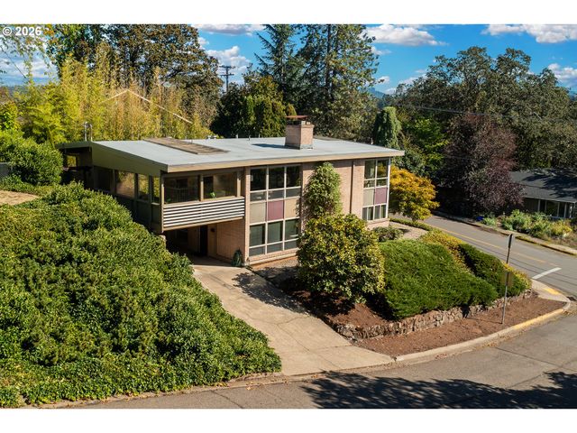495 W 27th Ave, Eugene, OR 97405