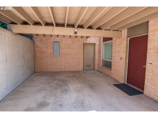 495 W 27th Ave, Eugene, OR 97405