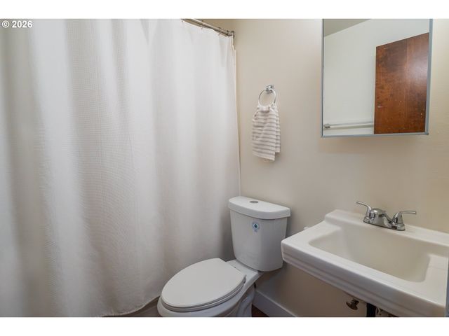 495 W 27th Ave, Eugene, OR 97405