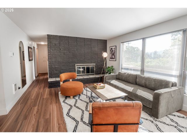 495 W 27th Ave, Eugene, OR 97405