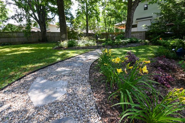 4003 Auburn Ln, Nashville, TN 37215