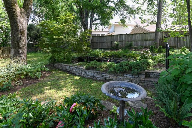 4003 Auburn Ln, Nashville, TN 37215