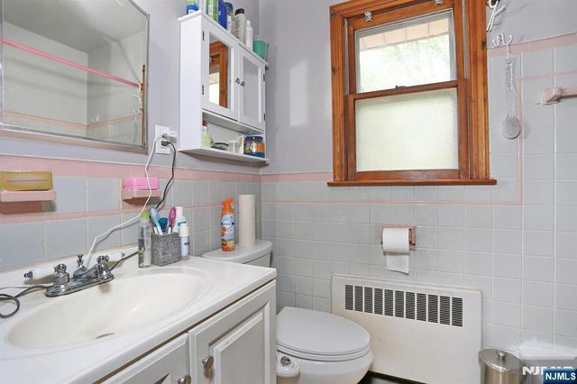 25 Marion Avenue, Rochelle Park, NJ 07662