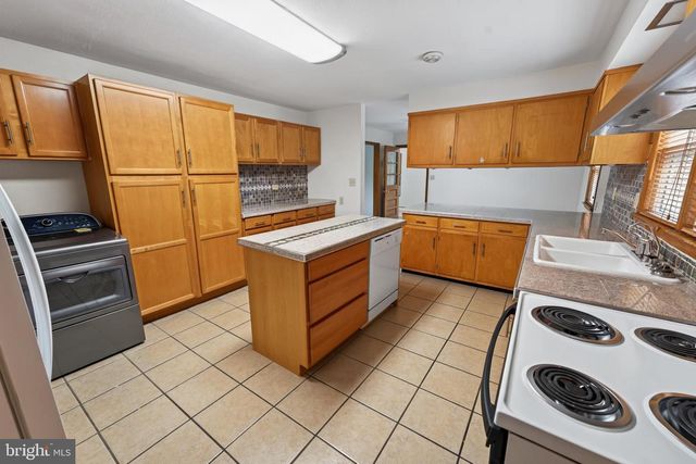 9377 MIDDLEFORD RD, Seaford, DE 19973