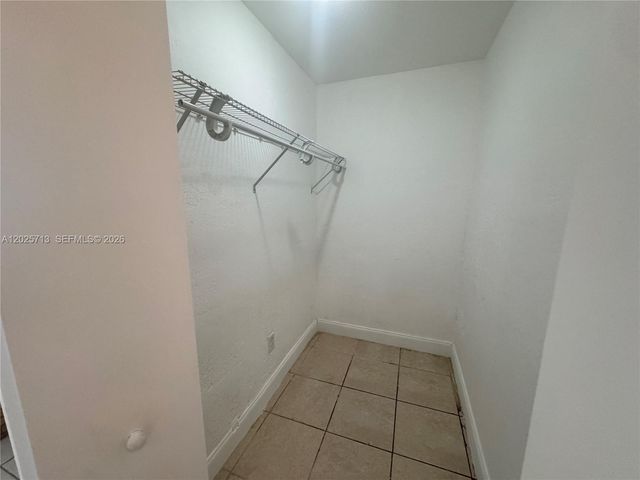 407 NW 7th Ct N, Hallandale Beach, FL 33009