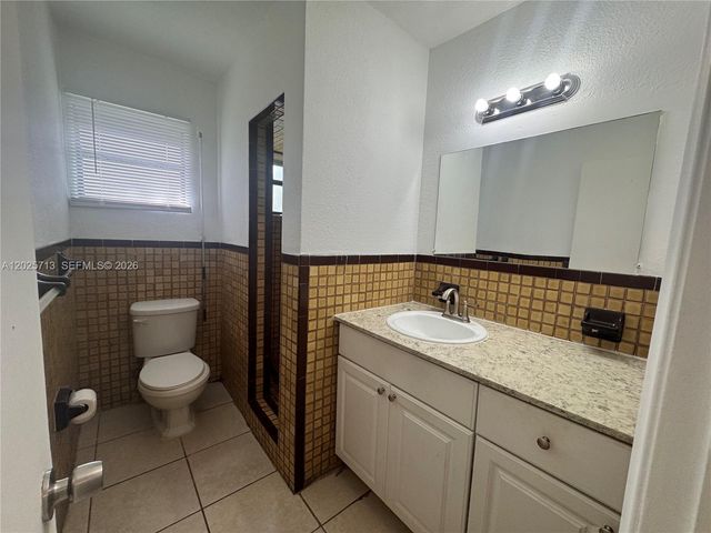 407 NW 7th Ct N, Hallandale Beach, FL 33009