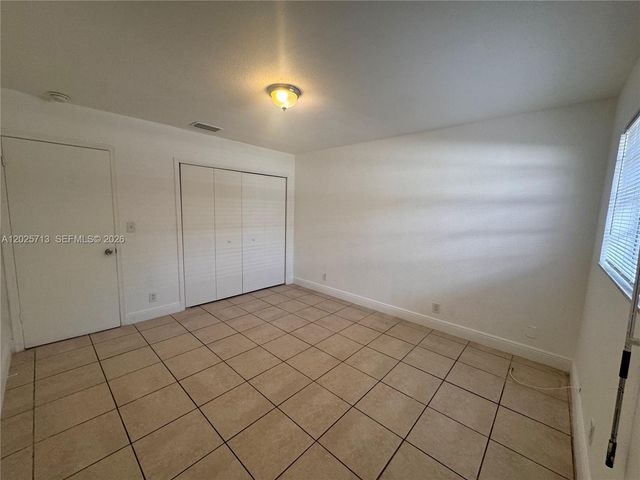 407 NW 7th Ct N, Hallandale Beach, FL 33009