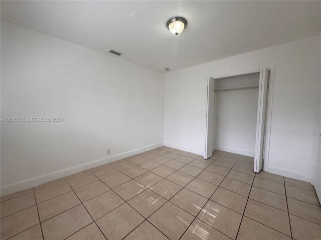 407 NW 7th Ct N, Hallandale Beach, FL 33009