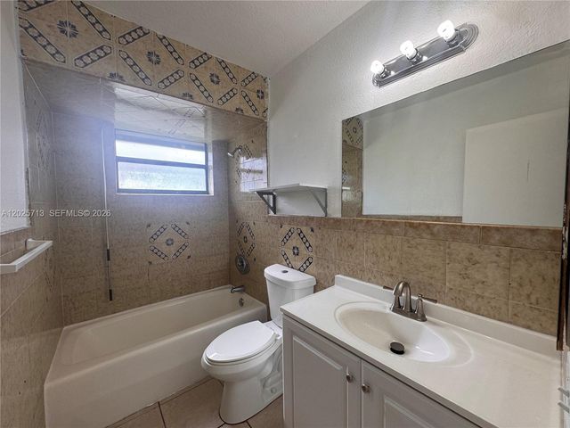 407 NW 7th Ct N, Hallandale Beach, FL 33009