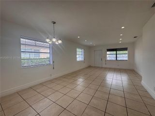 407 NW 7th Ct N, Hallandale Beach, FL 33009