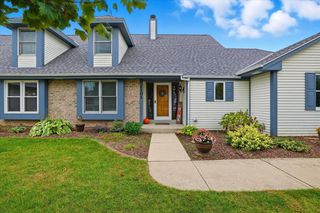 1101 Ellys WAY, Slinger, WI 53086