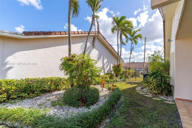 13755 SW 23rd Ter, Miami, FL 33175