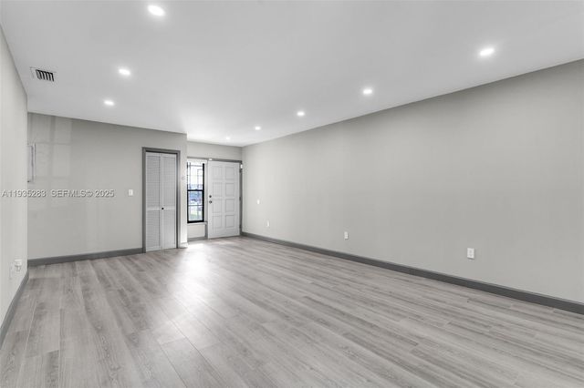 13755 SW 23rd Ter, Miami, FL 33175