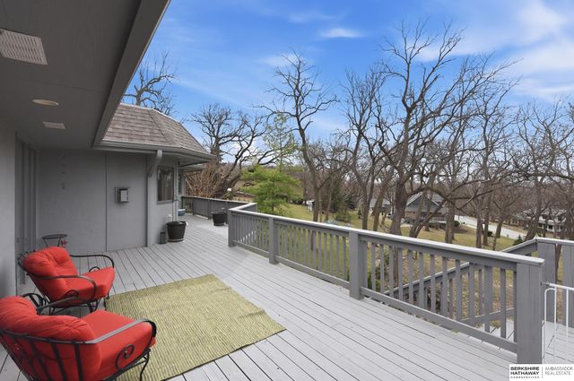 21839 Hillandale Road, Omaha, NE 68022