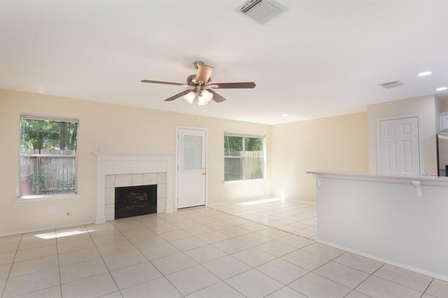 127 Villa Oaks, The Woodlands, TX 77382