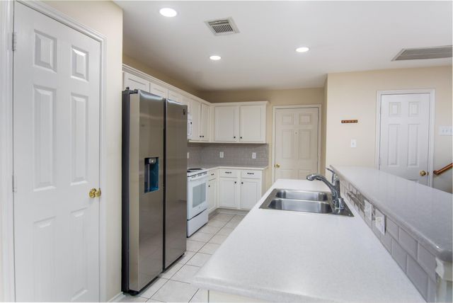 127 Villa Oaks, The Woodlands, TX 77382