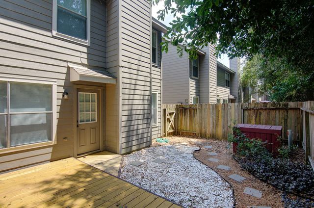 127 Villa Oaks, The Woodlands, TX 77382