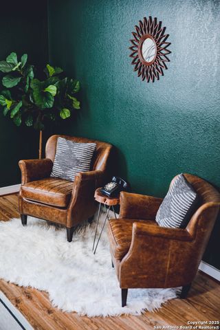 611 W Burbank St, Fredericksburg, TX 78624