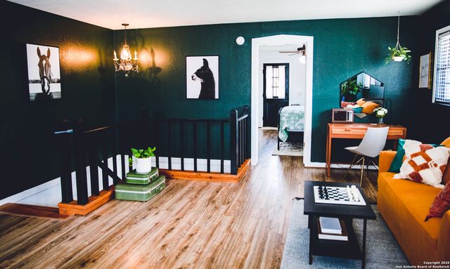 611 W Burbank St, Fredericksburg, TX 78624