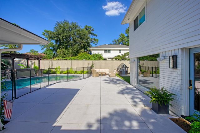 27201 Stark Lane, Oak Ridge North, TX 77385