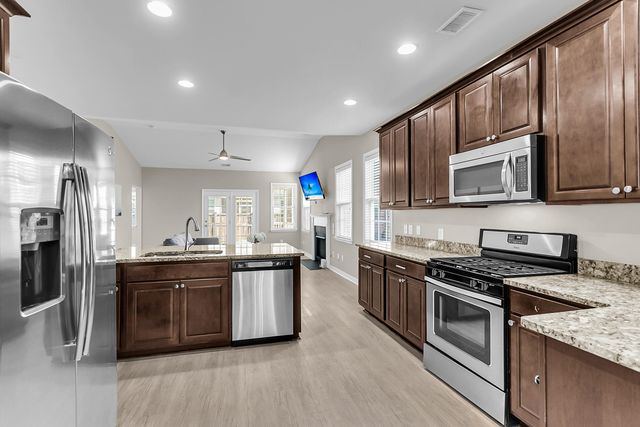8113 Saveur Lane, Charleston, SC 29406