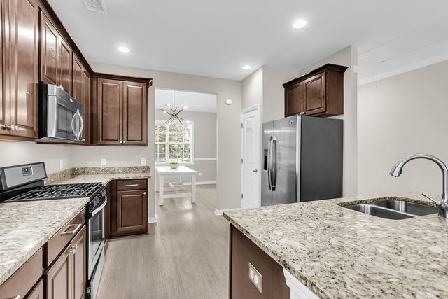 8113 Saveur Lane, Charleston, SC 29406