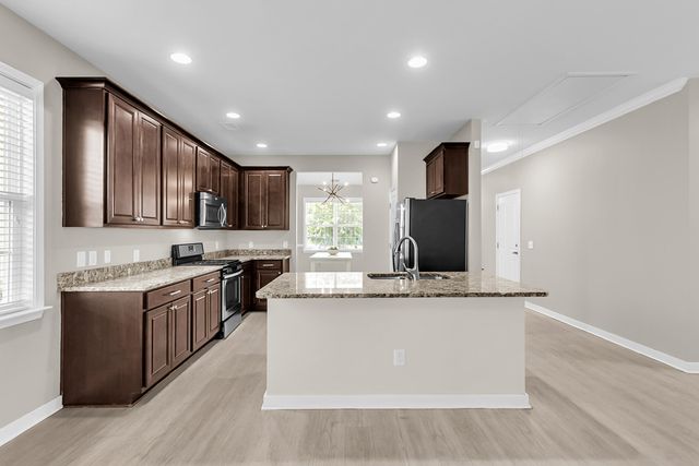 8113 Saveur Lane, Charleston, SC 29406