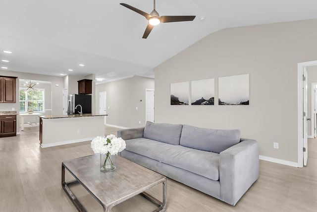 8113 Saveur Lane, Charleston, SC 29406