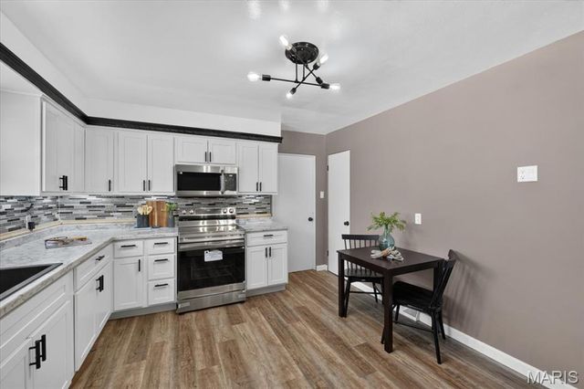 639 Royal Heights Road, Belleville, IL 62226