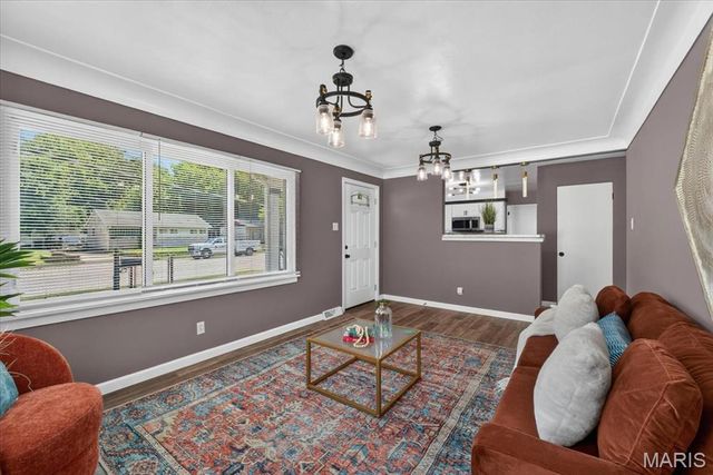 639 Royal Heights Road, Belleville, IL 62226