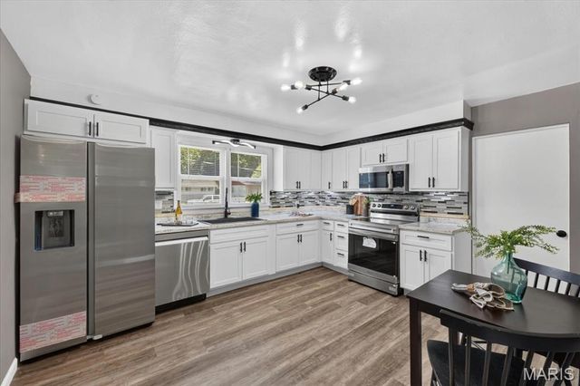 639 Royal Heights Road, Belleville, IL 62226