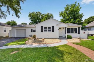 639 Royal Heights Road, Belleville, IL 62226