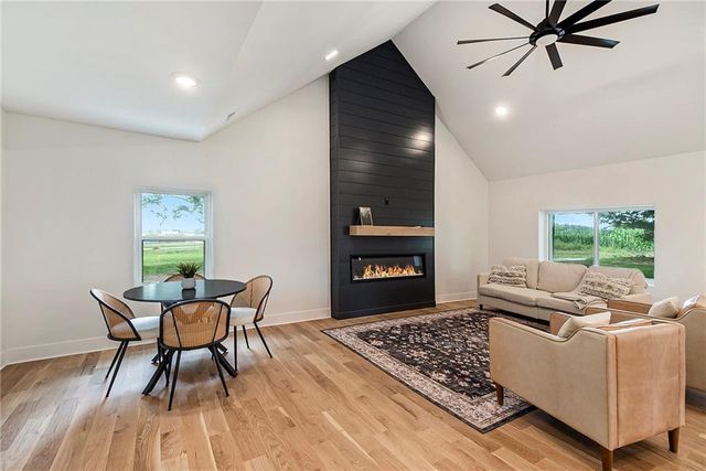 51 SE 208th Street, Holt, MO 64048