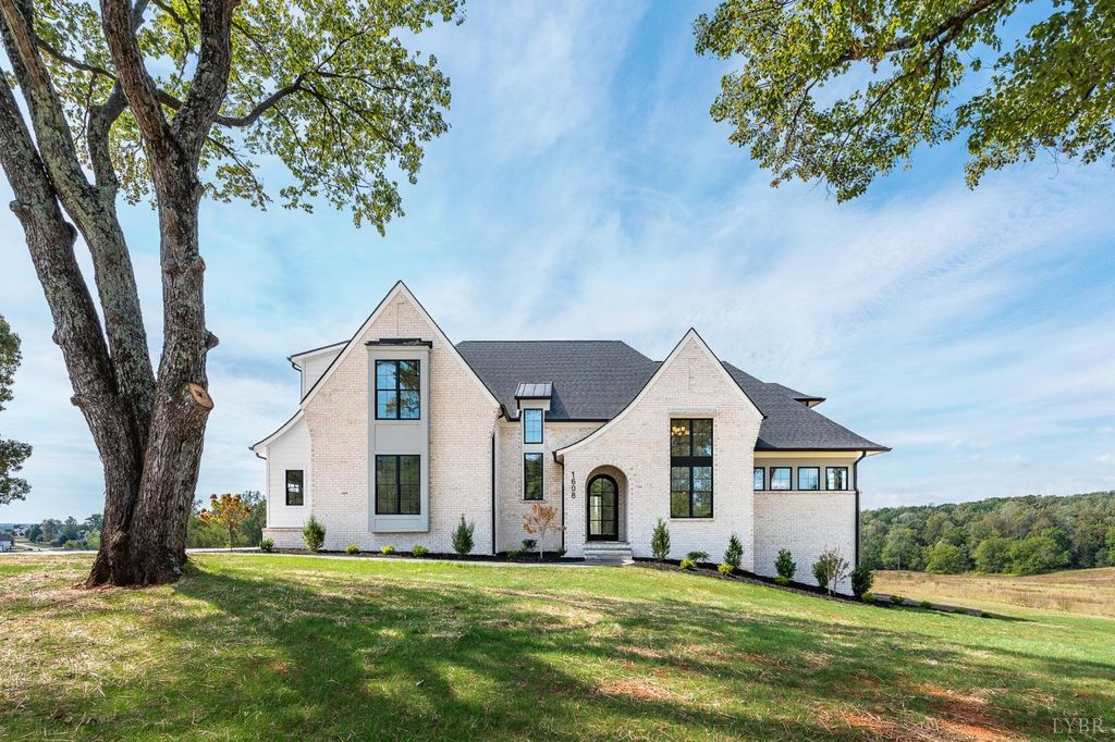 1608 Autumn Run Drive, Forest, VA 24551