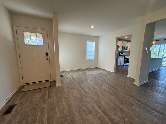 2068 Canyon Creek Court 2068, Aurora, IL 60503