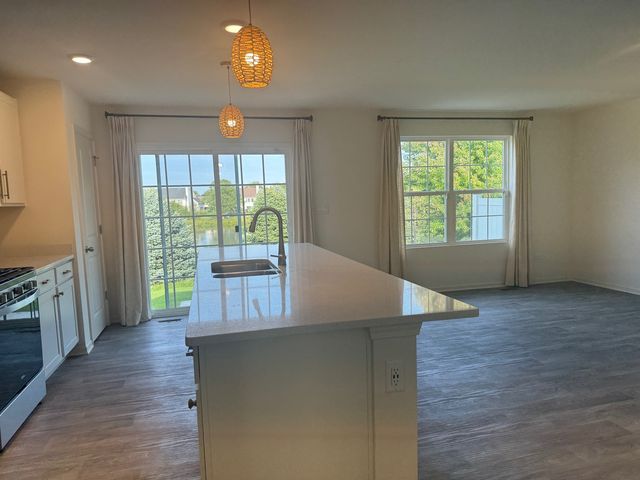 2068 Canyon Creek Court 2068, Aurora, IL 60503