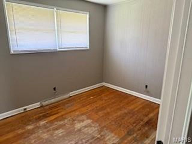 9843 Edgefield Drive, St Louis, MO 63136