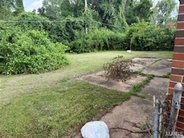 9843 Edgefield Drive, St Louis, MO 63136