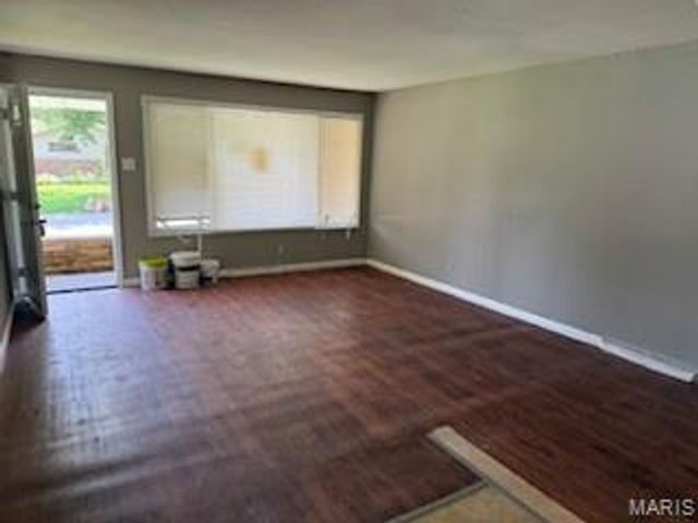 9843 Edgefield Drive, St Louis, MO 63136