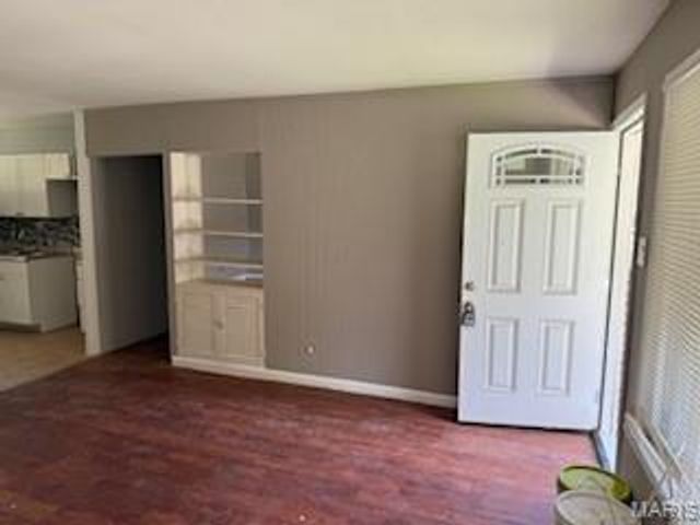 9843 Edgefield Drive, St Louis, MO 63136