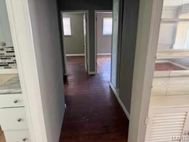 9843 Edgefield Drive, St Louis, MO 63136
