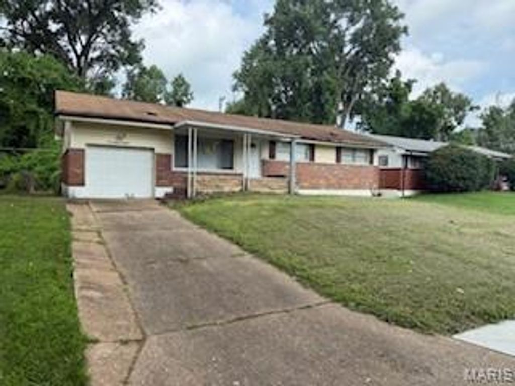 9843 Edgefield Drive, St Louis, MO 63136
