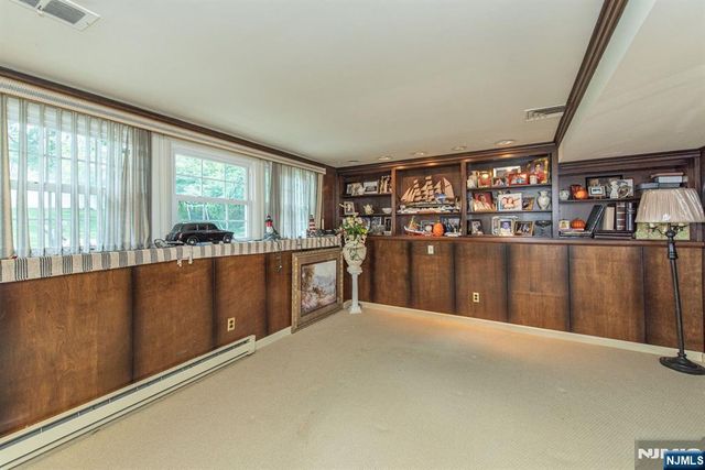 31 Grover Drive, Wayne, NJ 07470