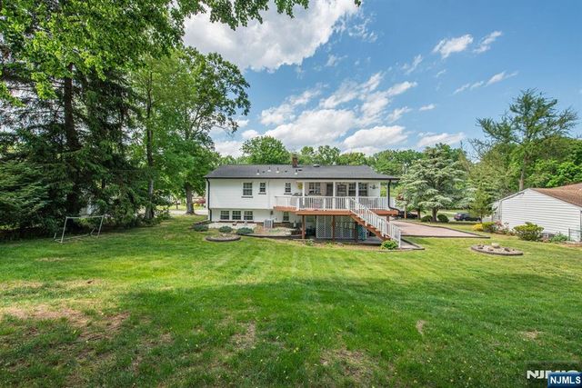 31 Grover Drive, Wayne, NJ 07470
