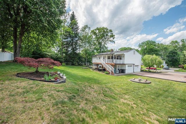 31 Grover Drive, Wayne, NJ 07470