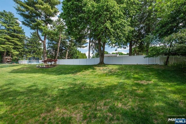 31 Grover Drive, Wayne, NJ 07470