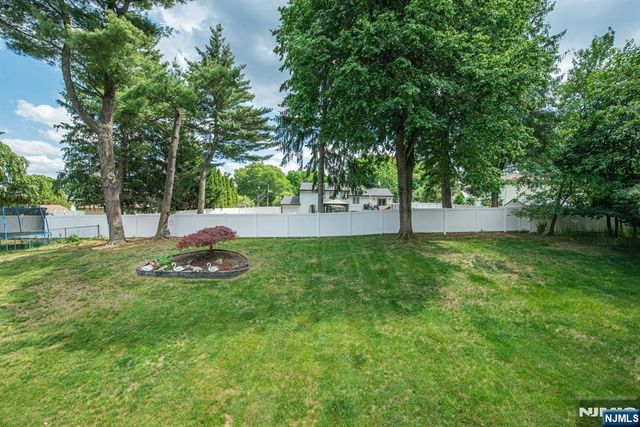 31 Grover Drive, Wayne, NJ 07470