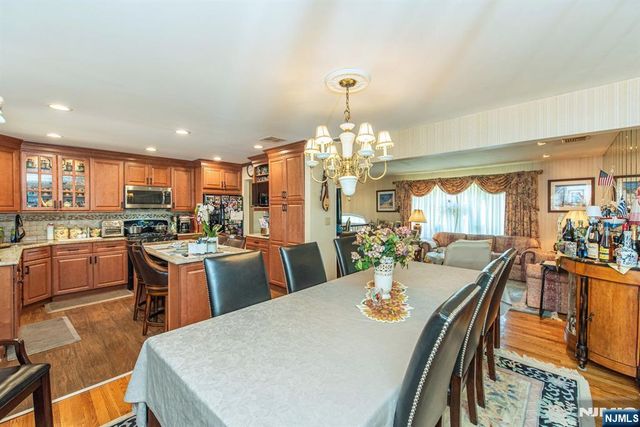 31 Grover Drive, Wayne, NJ 07470