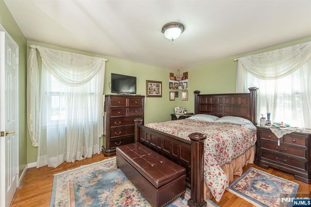 31 Grover Drive, Wayne, NJ 07470